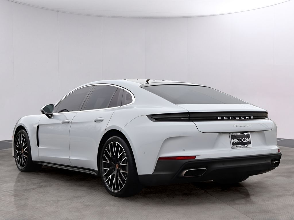 2025 Porsche Panamera 4