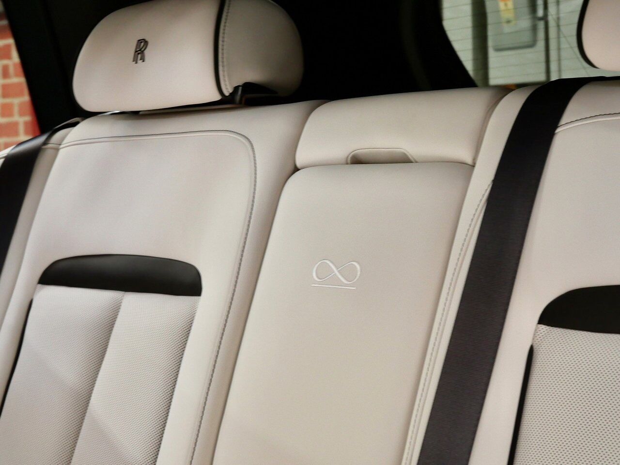 2025 Rolls-Royce Black Badge Cullinan Lawrence KS