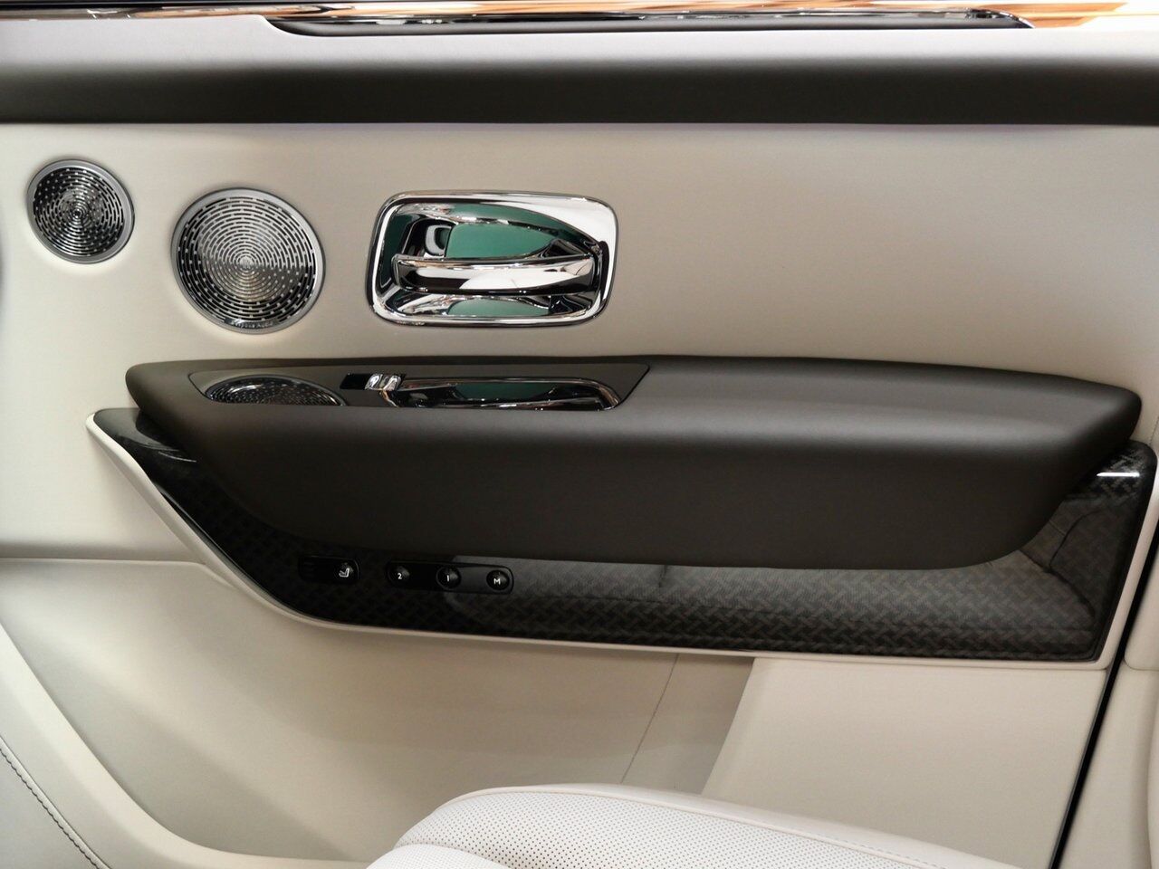 2025 Rolls-Royce Black Badge Cullinan Lawrence KS