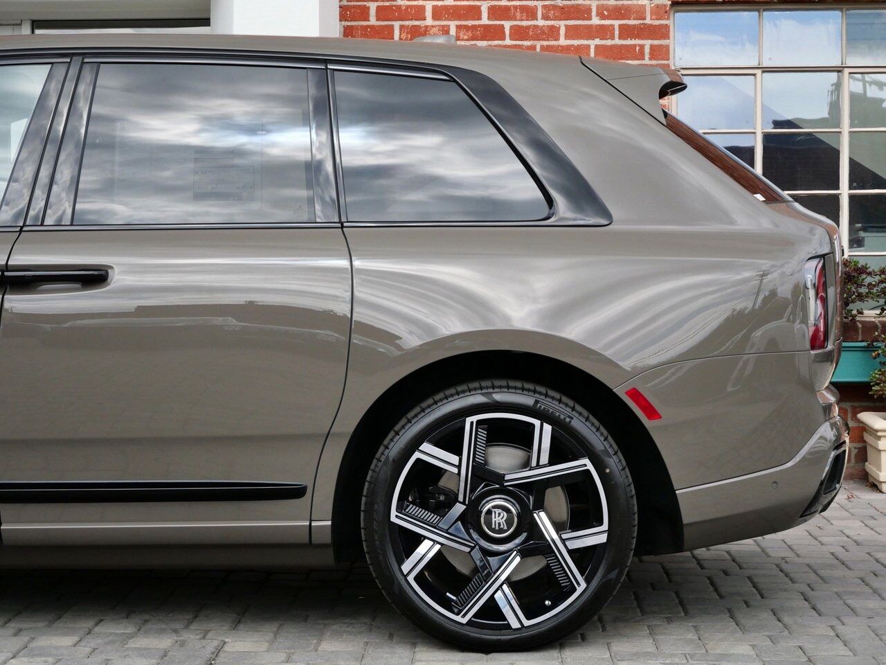 2025 Rolls-Royce Black Badge Cullinan Lawrence KS