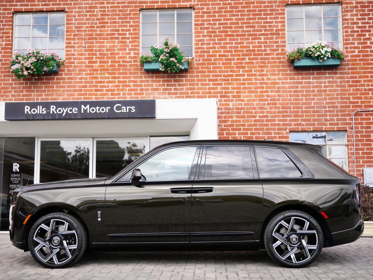 2025 Rolls-Royce Black Badge Cullinan Lawrence KS
