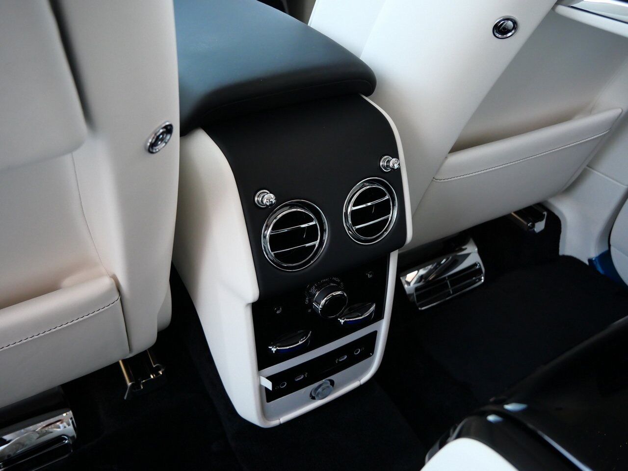 2025 Rolls-Royce Cullinan Lawrence KS