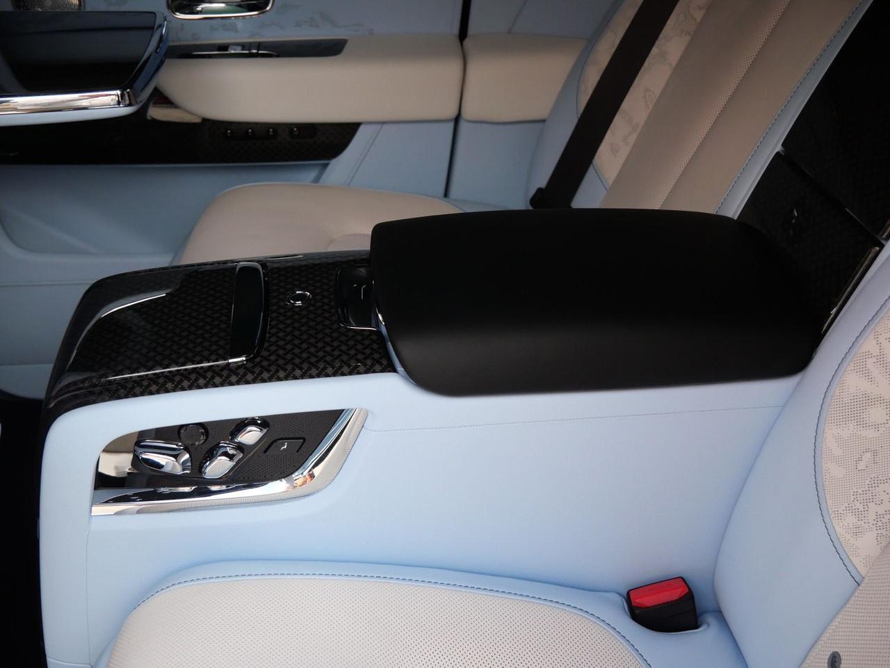 2025 Rolls-Royce Cullinan Black Badge Black Badge Lawrence KS