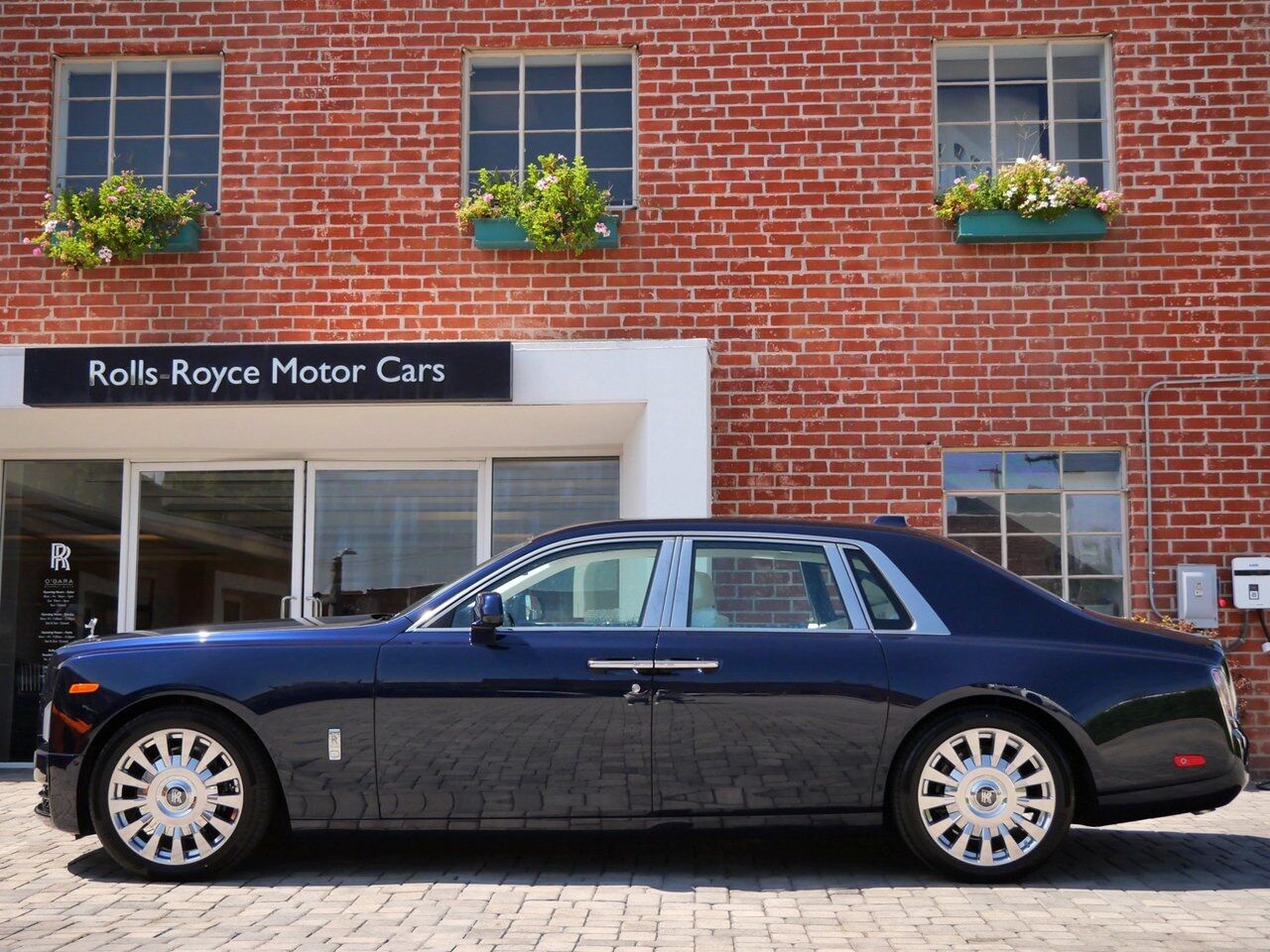 2025 Rolls-Royce Phantom