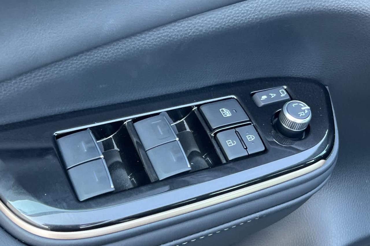 2025 Toyota Crown Signia Limited Roseville CA