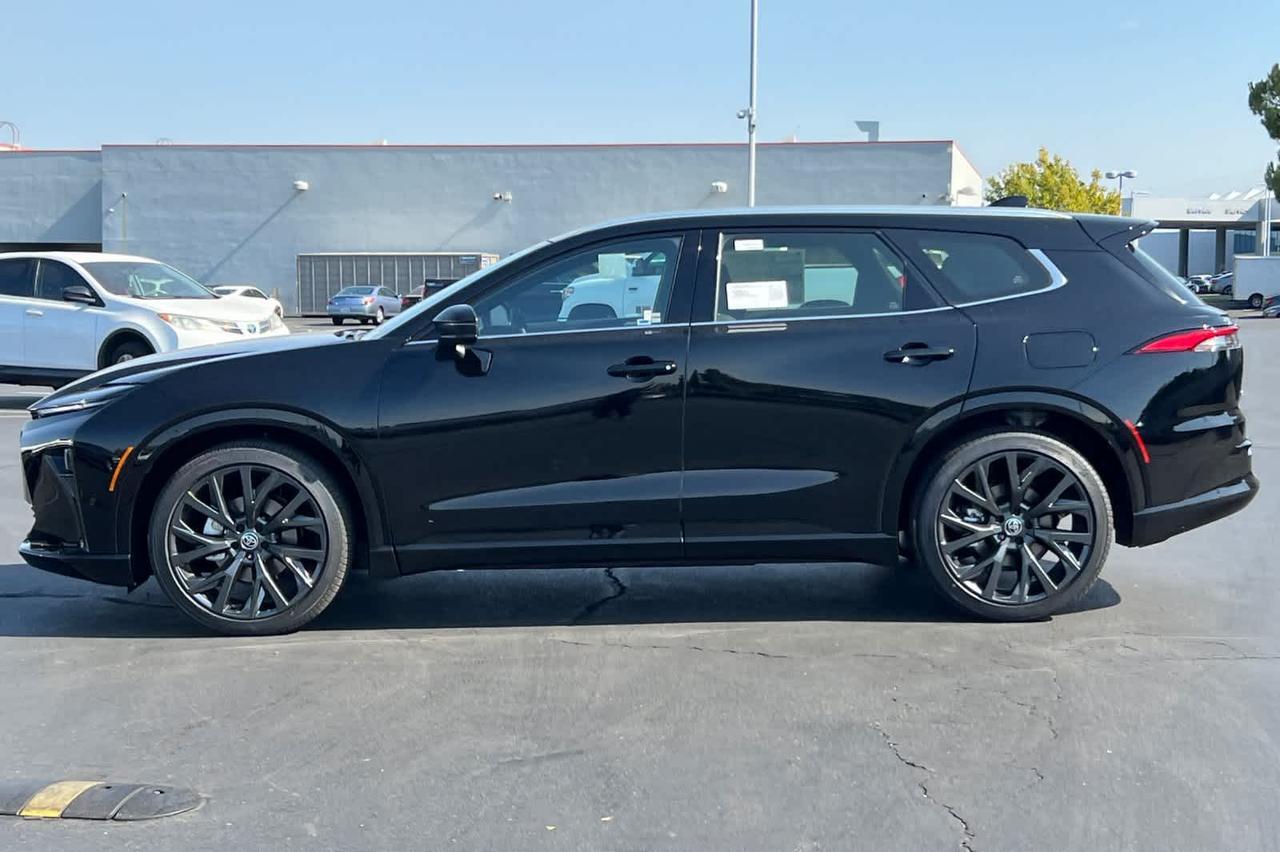 2025 Toyota Crown Signia Limited Roseville CA