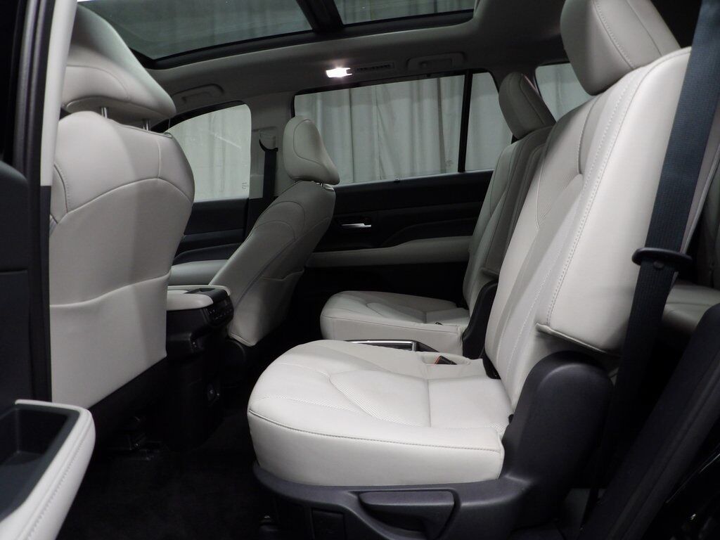 2025 Toyota Grand Highlander Platinum AWD 7 Passenger Fond du Lac WI 2025 Toyota Grand Highlander Platinum AWD 7 Passenger Fond du Lac WI