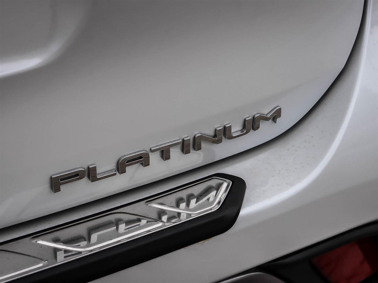 2025 Toyota Highlander Hybrid Limited Mississauga ON