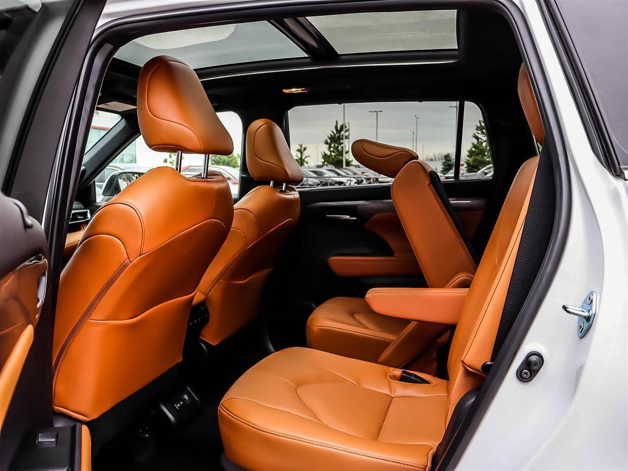 2025 Toyota Highlander Hybrid Limited Mississauga ON