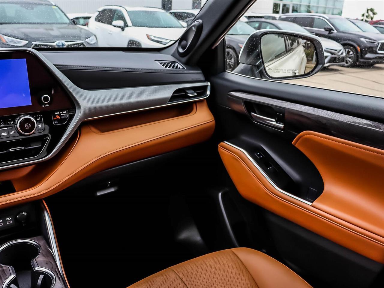 2025 Toyota Highlander Hybrid Limited Mississauga ON