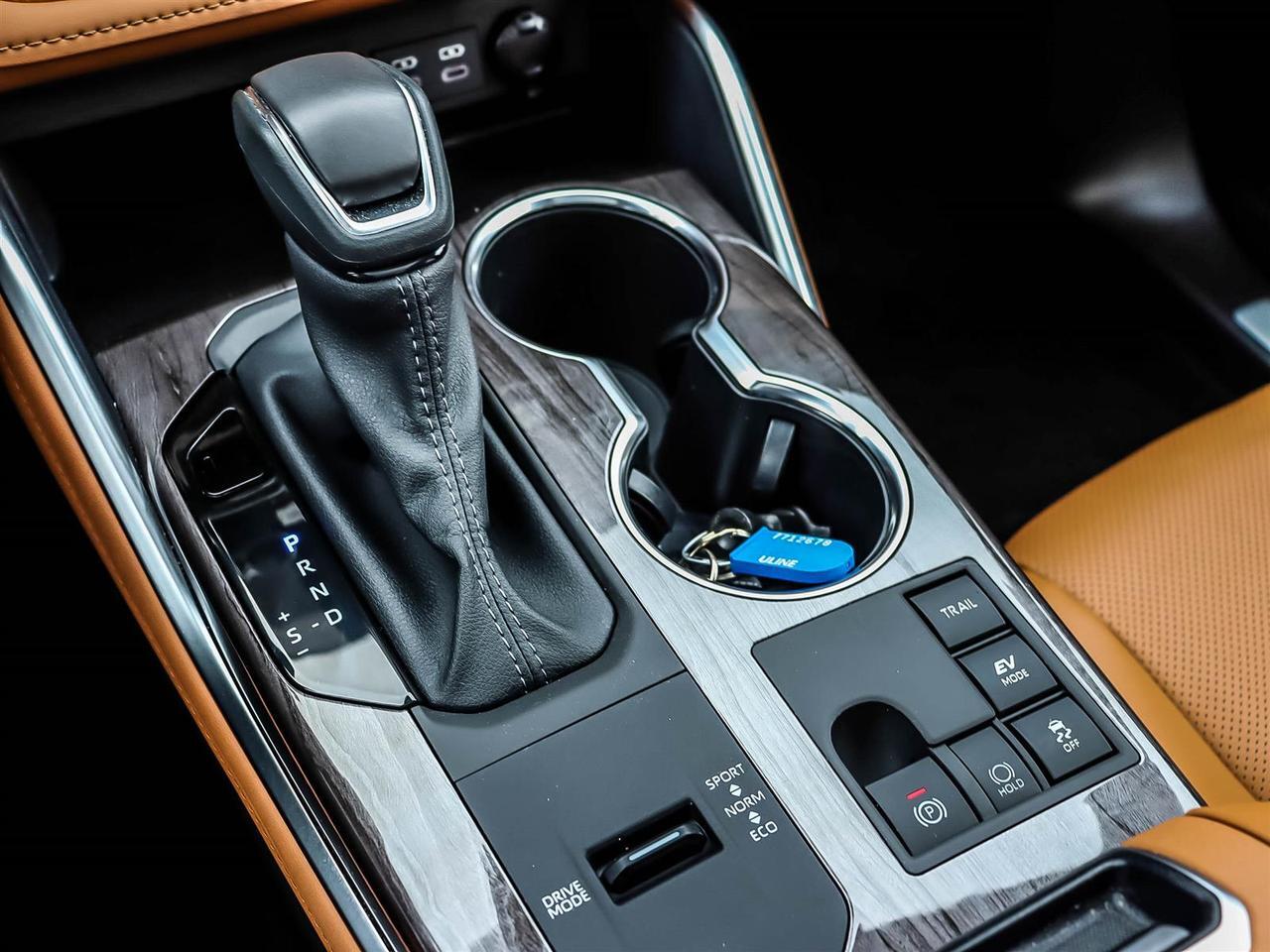 2025 Toyota Highlander Hybrid Limited Mississauga ON