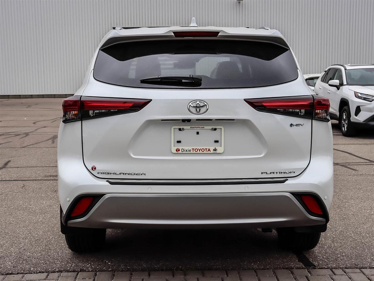 2025 Toyota Highlander Hybrid Limited Mississauga ON