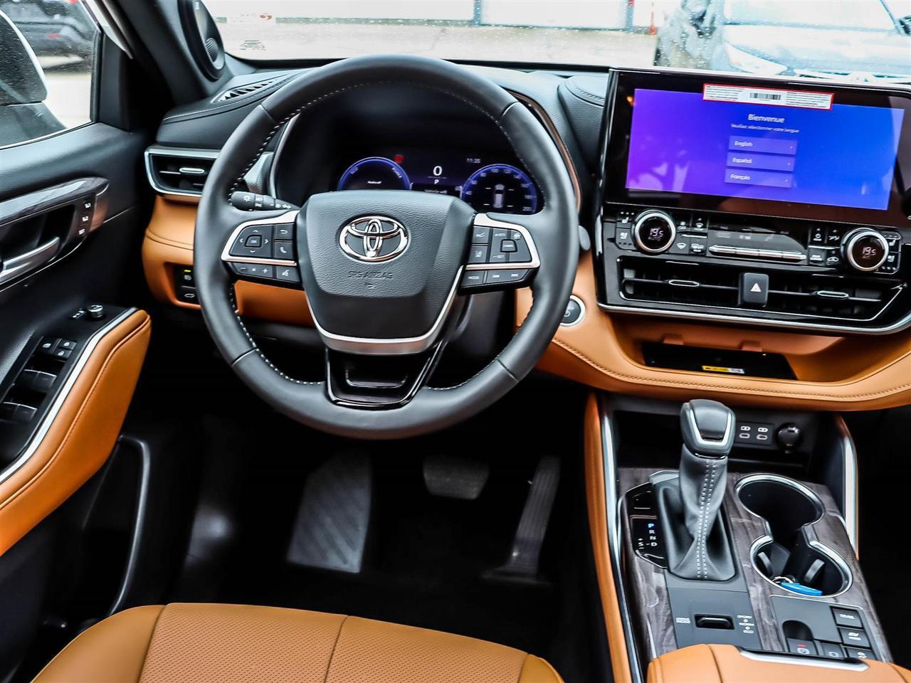 2025 Toyota Highlander Hybrid Limited Mississauga ON