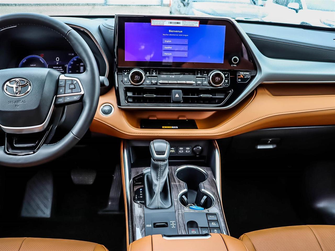 2025 Toyota Highlander Hybrid Limited Mississauga ON