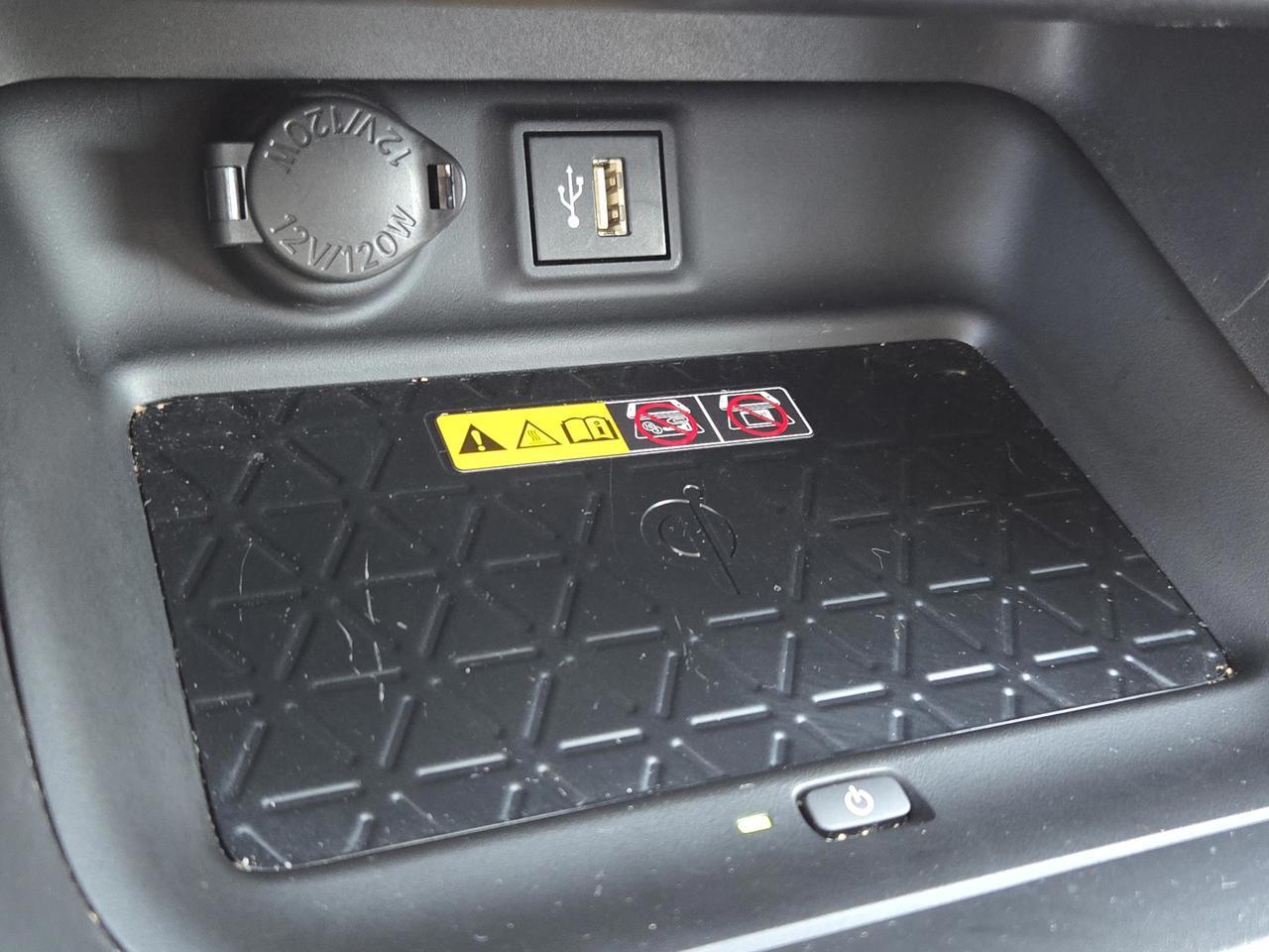 2025 Toyota RAV4 HYBRID XLE AWD PREMIUM Vacaville CA 2025 Toyota RAV4 HYBRID XLE AWD PREMIUM Vacaville CA