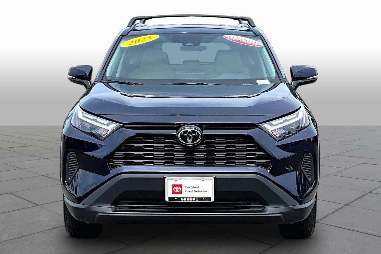 2025 Toyota RAV4 XLE 2025 Toyota RAV4 XLE