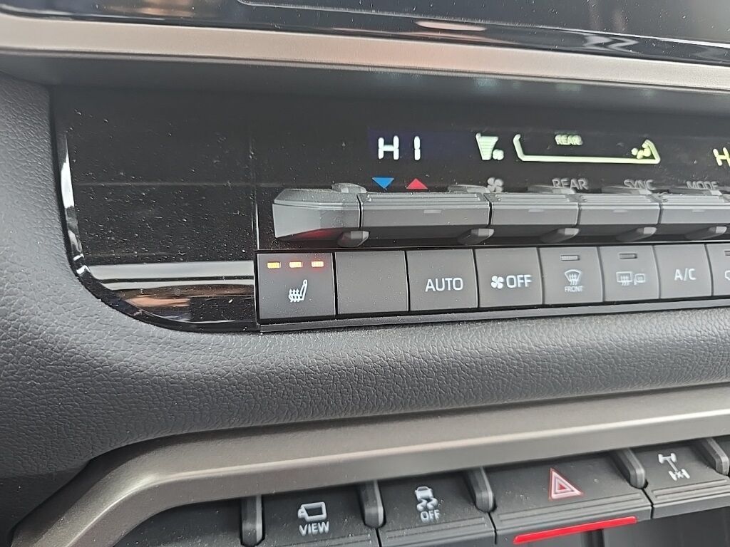 2025 Toyota Sequoia Platinum 4WD 8 Passenger Fond du Lac WI