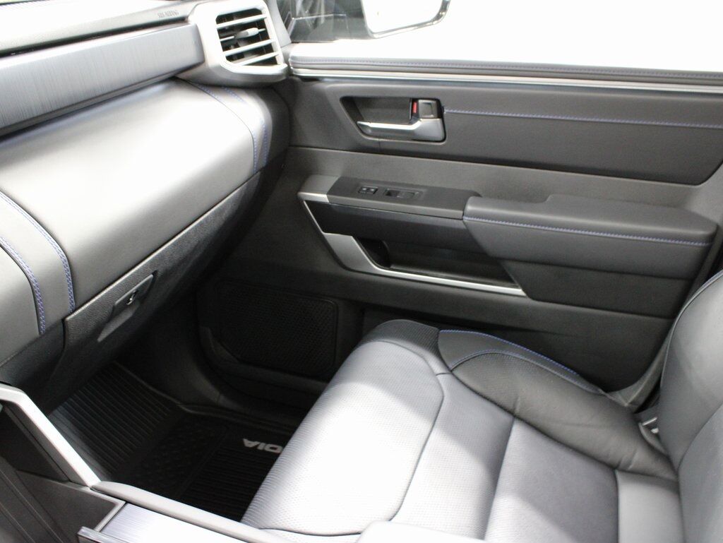 2025 Toyota Sequoia Platinum 4WD Fond du Lac WI 2025 Toyota Sequoia Platinum 4WD Fond du Lac WI