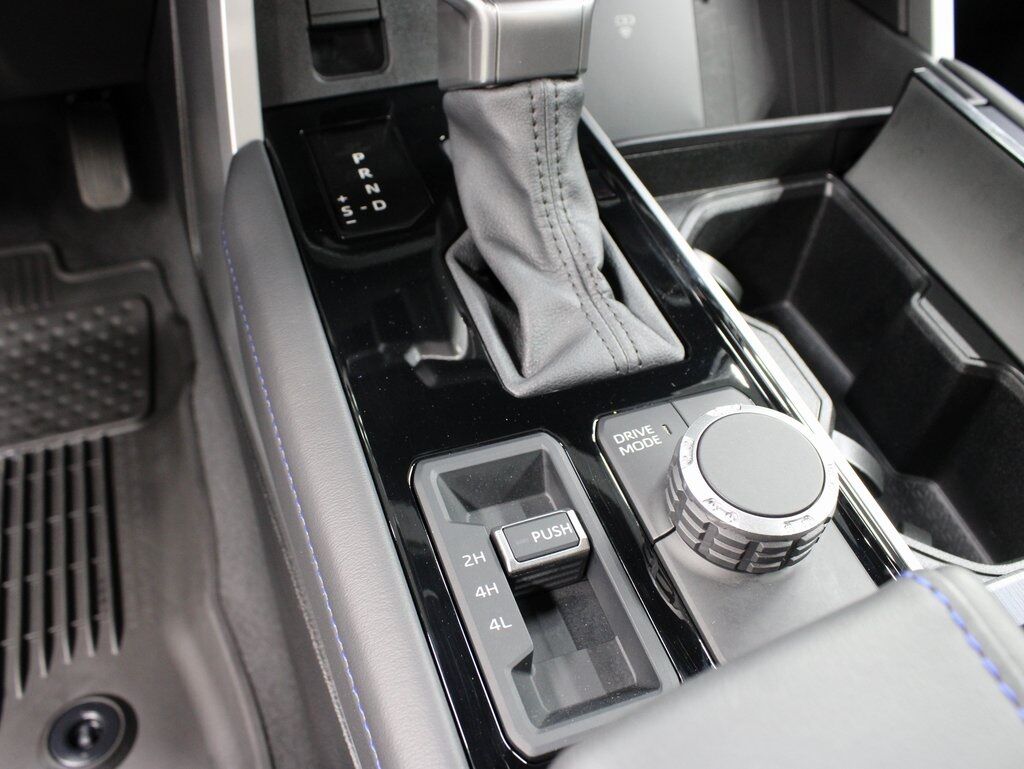 2025 Toyota Sequoia Platinum 4WD Fond du Lac WI 2025 Toyota Sequoia Platinum 4WD Fond du Lac WI