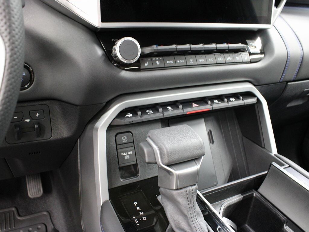 2025 Toyota Sequoia Platinum 4WD Fond du Lac WI 2025 Toyota Sequoia Platinum 4WD Fond du Lac WI