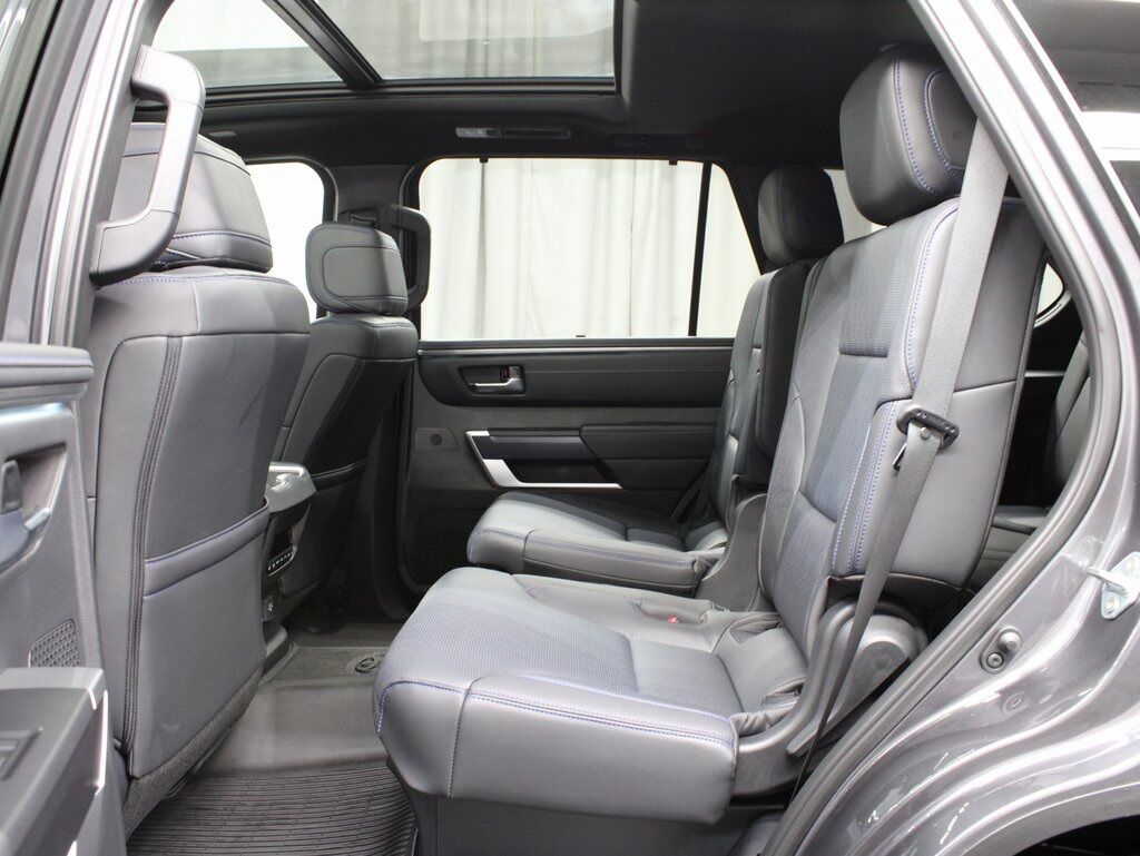 2025 Toyota Sequoia Platinum 4WD Fond du Lac WI 2025 Toyota Sequoia Platinum 4WD Fond du Lac WI