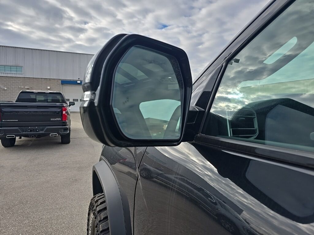 2025 Toyota Sequoia SR5 4WD Fond du Lac WI 2025 Toyota Sequoia SR5 4WD Fond du Lac WI