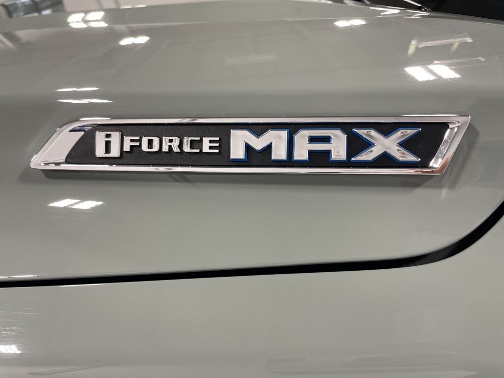 2025 Toyota Sequoia SR5 4WD Fond du Lac WI 2025 Toyota Sequoia SR5 4WD Fond du Lac WI