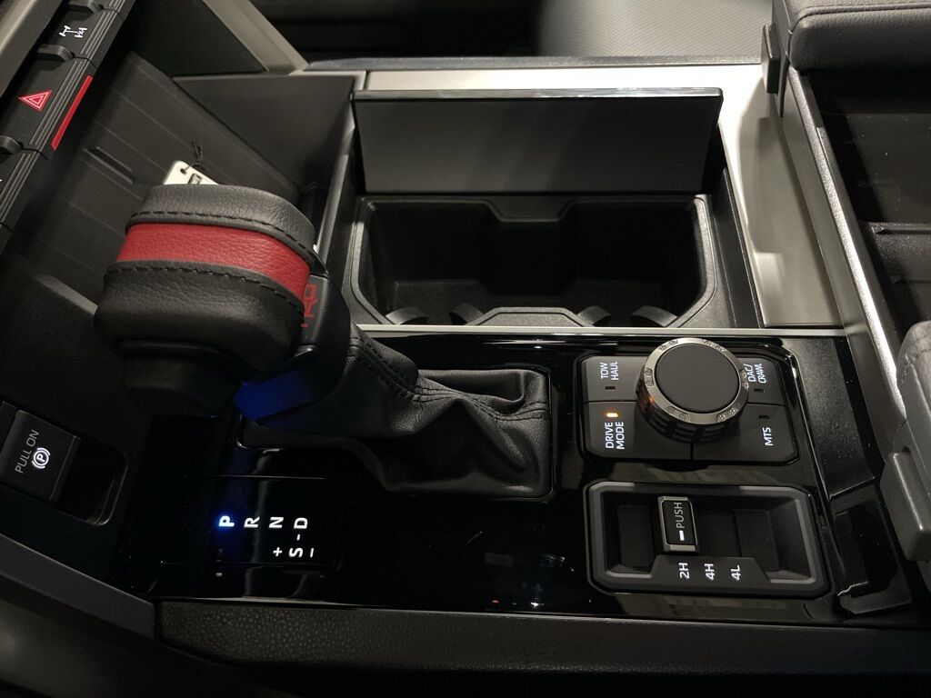 2025 Toyota Sequoia SR5 4WD Fond du Lac WI 2025 Toyota Sequoia SR5 4WD Fond du Lac WI