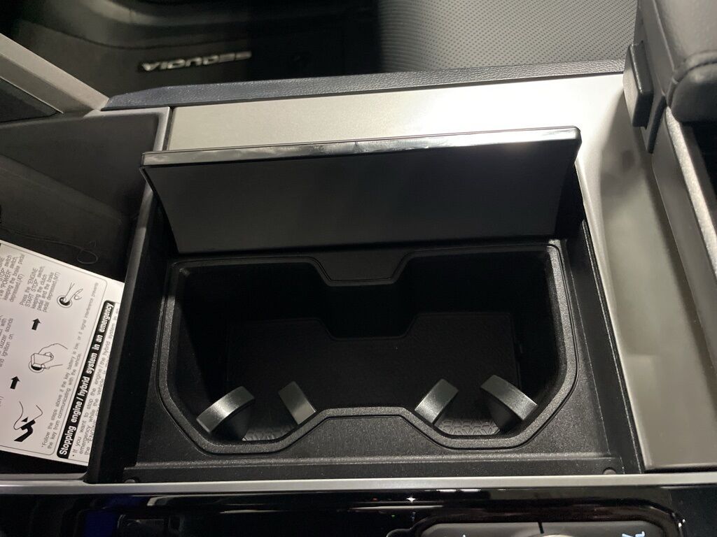 2025 Toyota Sequoia SR5 4WD Fond du Lac WI 2025 Toyota Sequoia SR5 4WD Fond du Lac WI