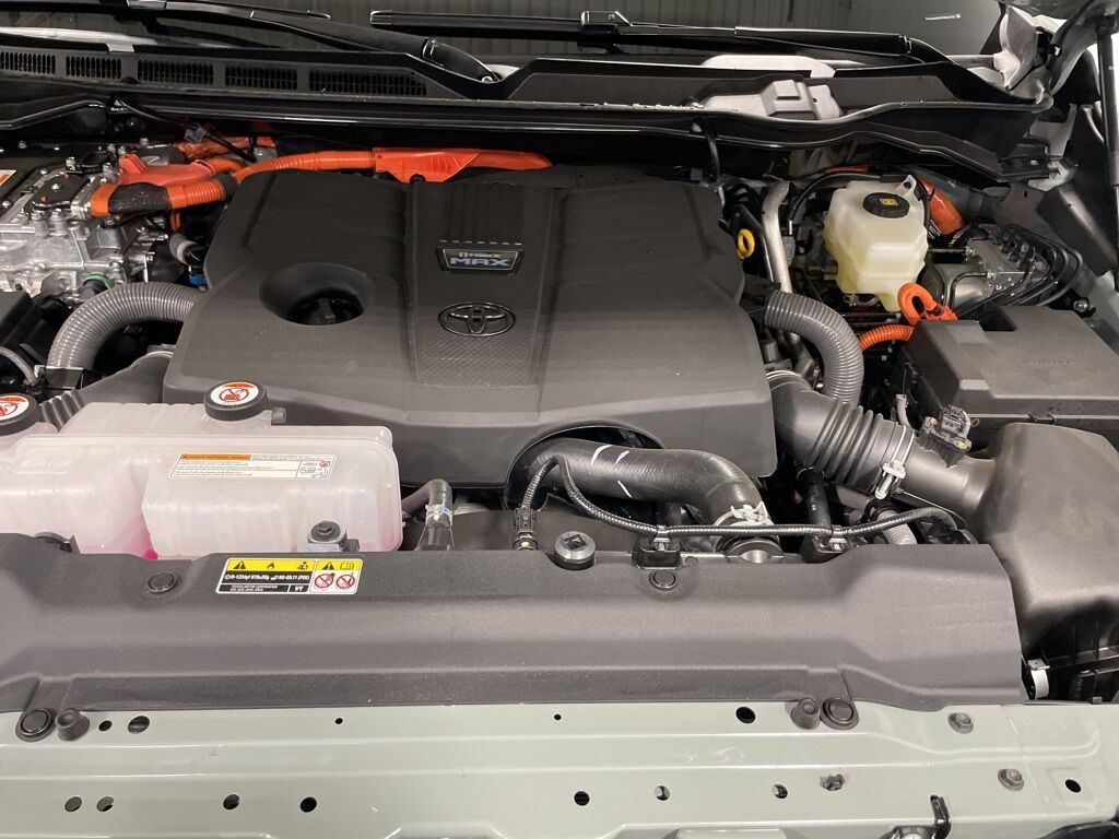 2025 Toyota Sequoia SR5 4WD Fond du Lac WI 2025 Toyota Sequoia SR5 4WD Fond du Lac WI