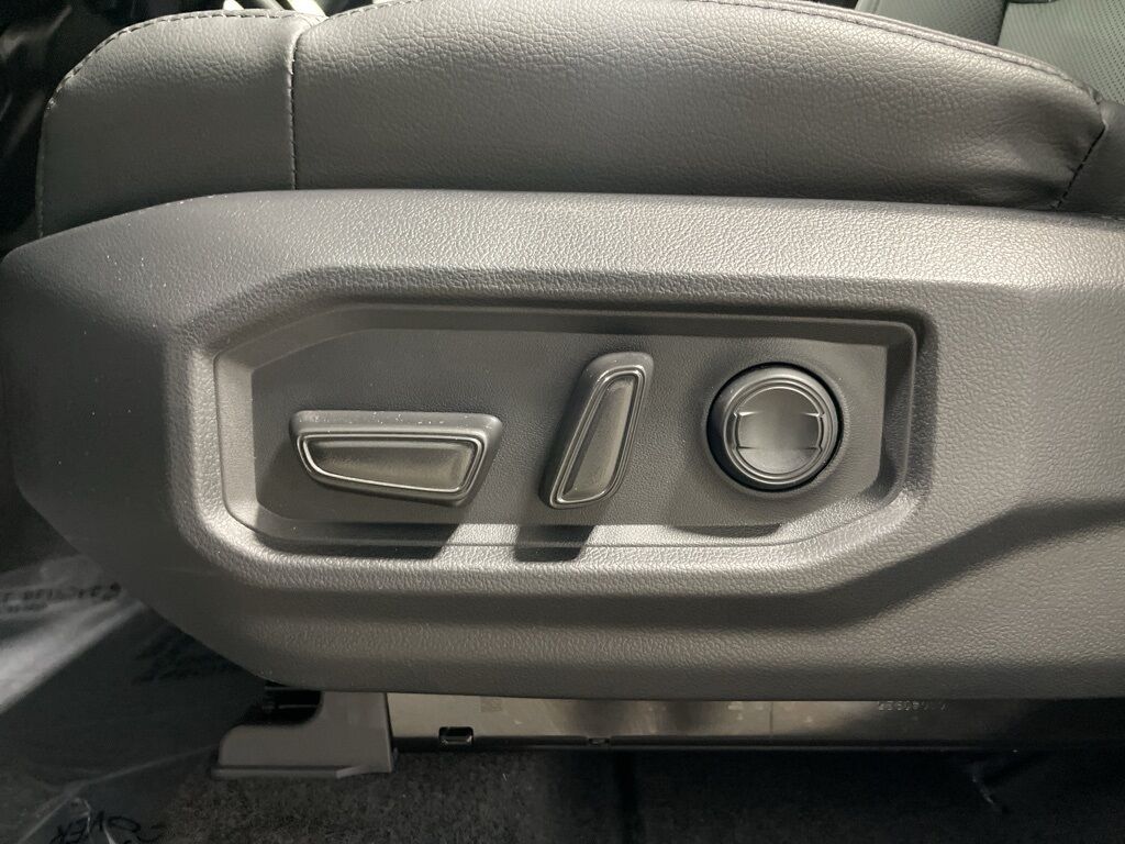 2025 Toyota Sequoia SR5 4WD Fond du Lac WI 2025 Toyota Sequoia SR5 4WD Fond du Lac WI