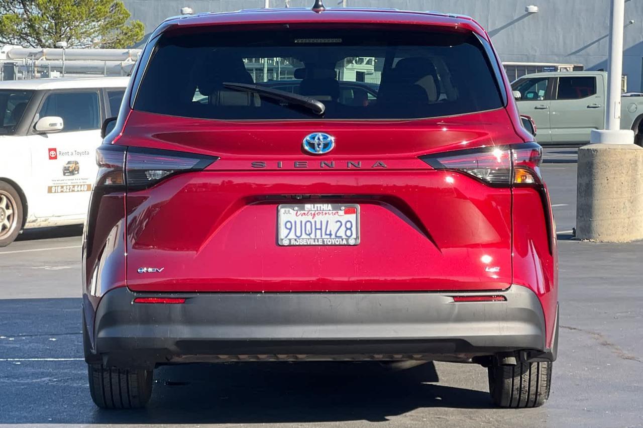 2025 Toyota Sienna LE Roseville CA