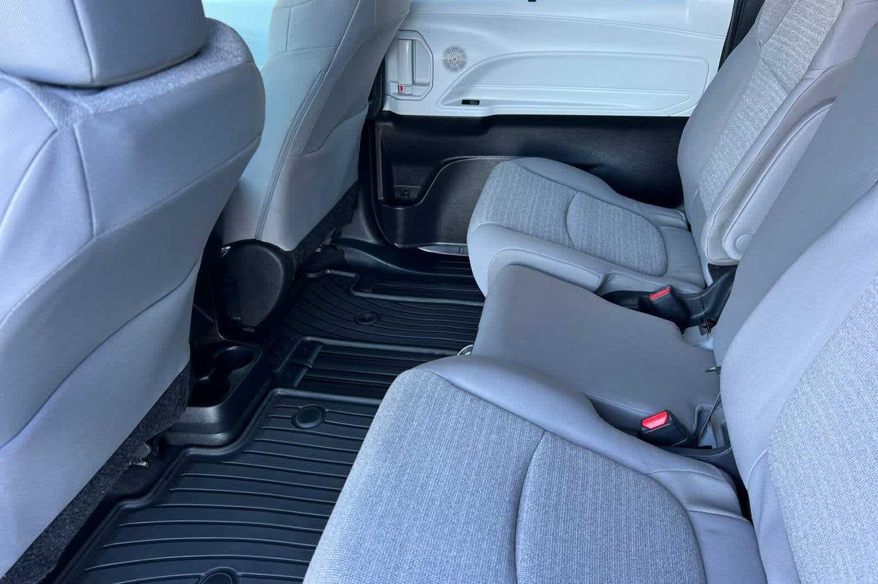 2025 Toyota Sienna LE Roseville CA