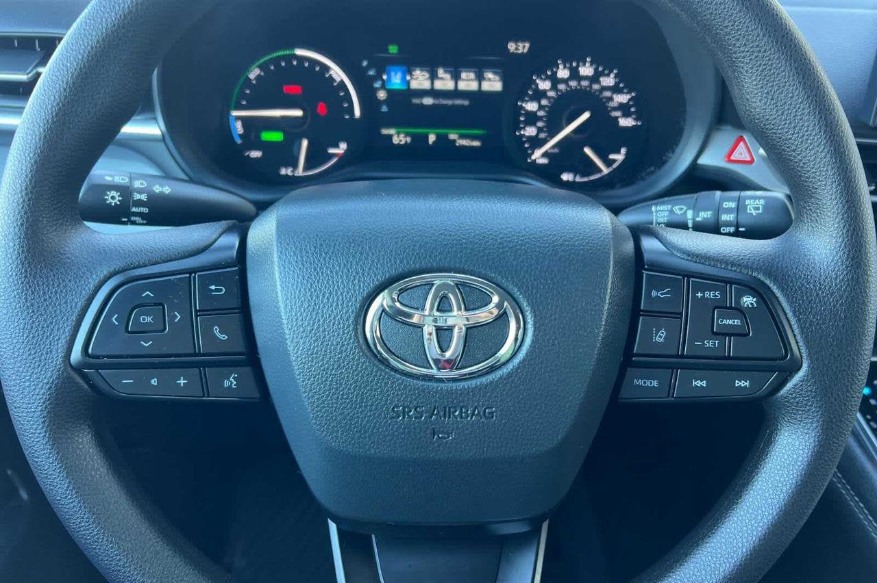 2025 Toyota Sienna LE Roseville CA