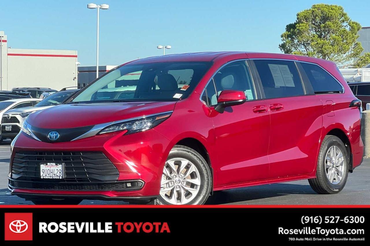 2025 Toyota Sienna LE Roseville CA