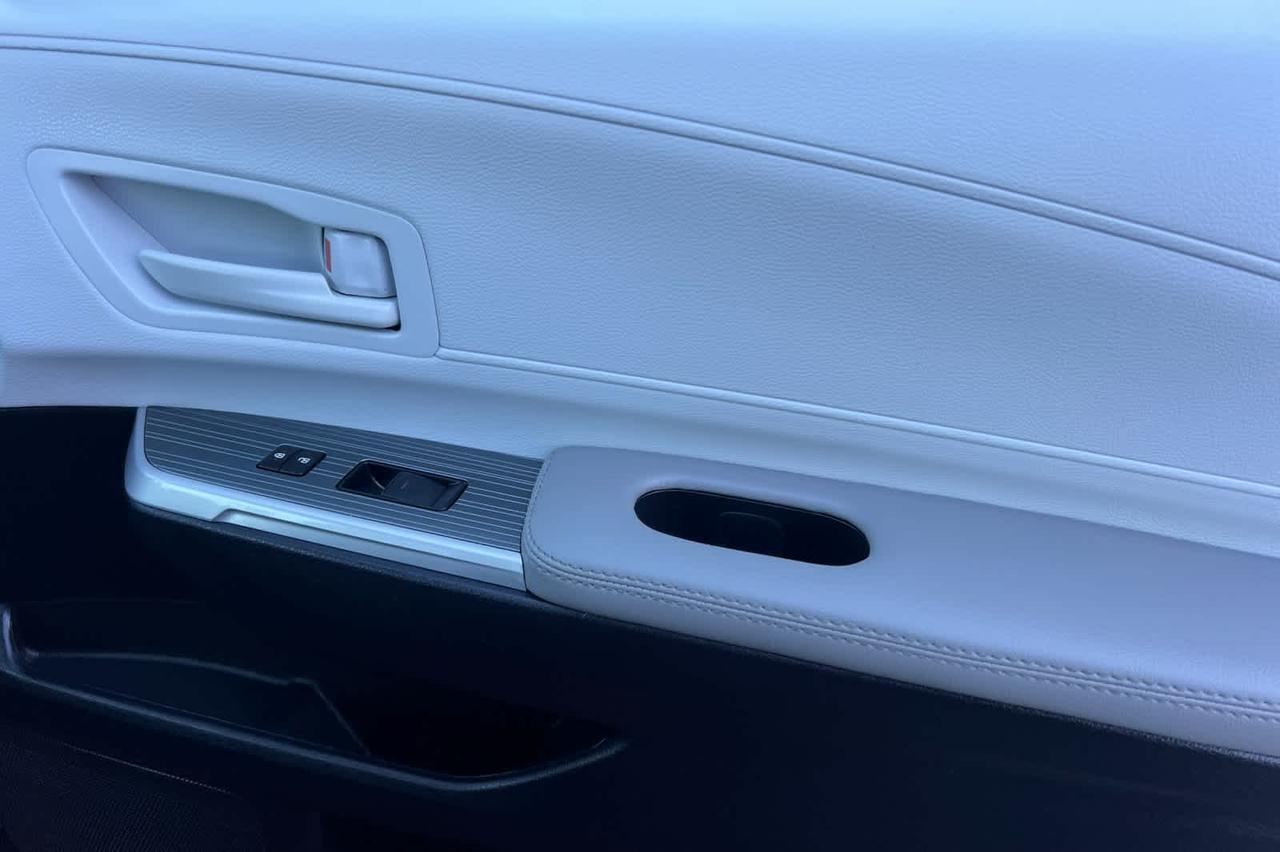 2025 Toyota Sienna LE Roseville CA