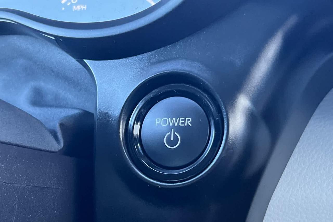 2025 Toyota Sienna LE Roseville CA