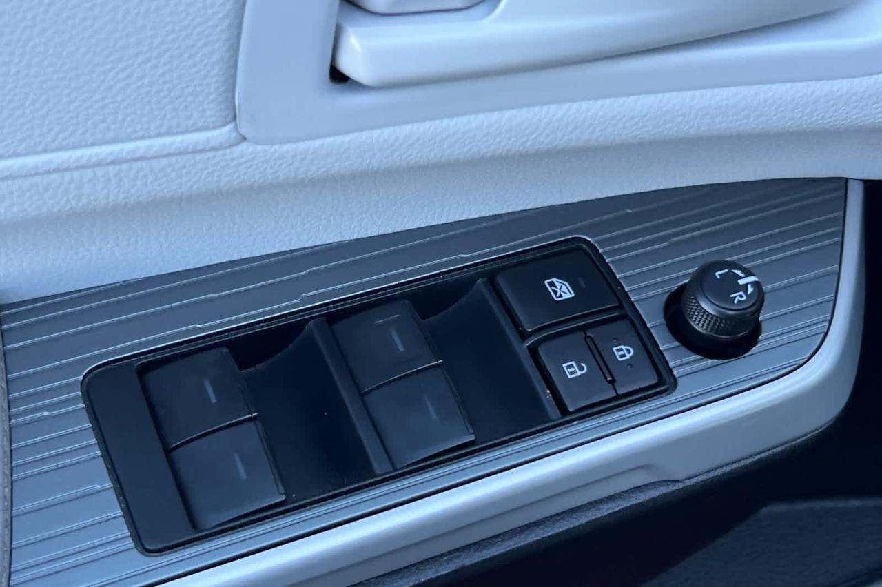2025 Toyota Sienna LE Roseville CA