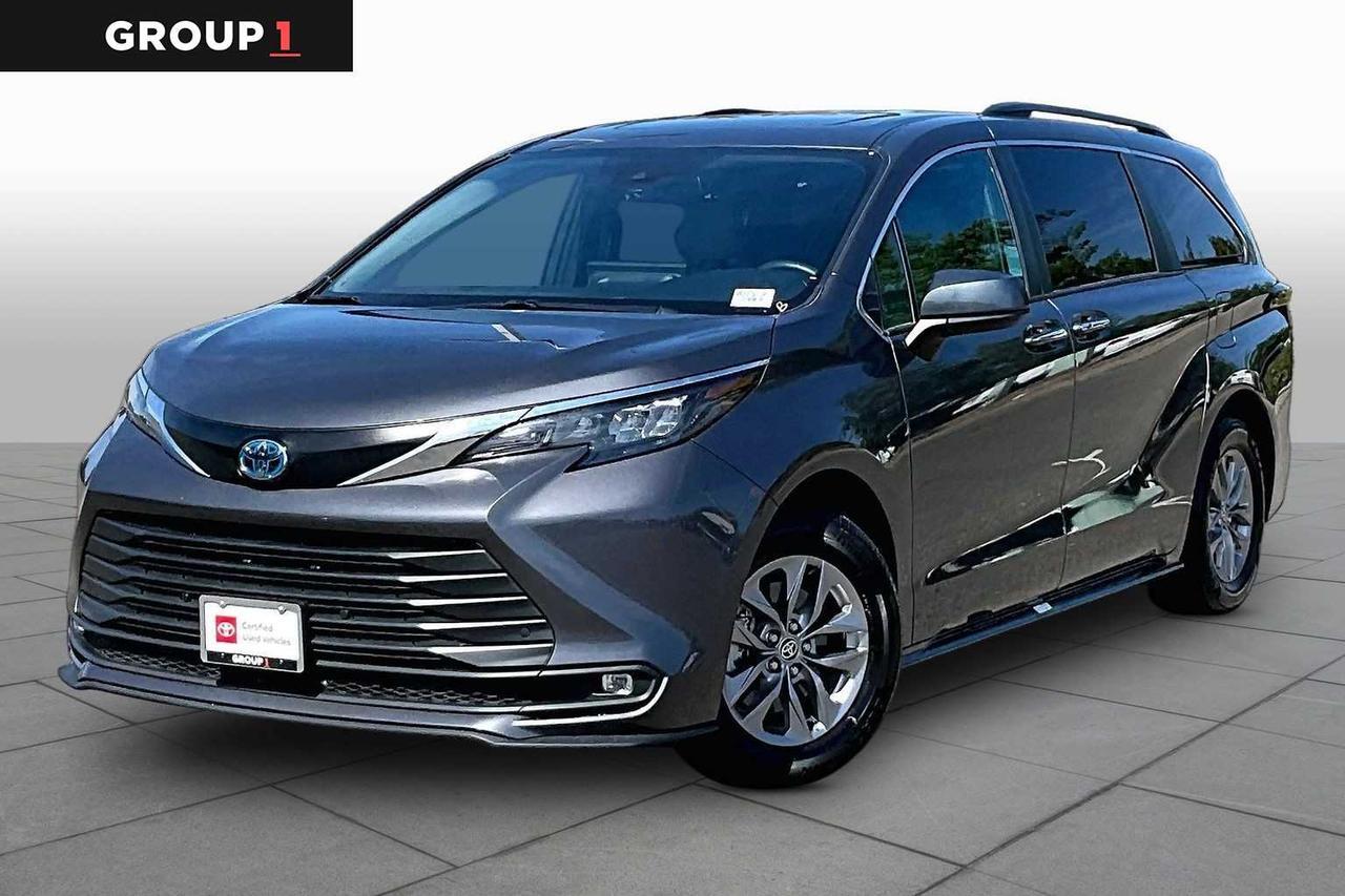 2025 Toyota Sienna XLE 2025 Toyota Sienna XLE