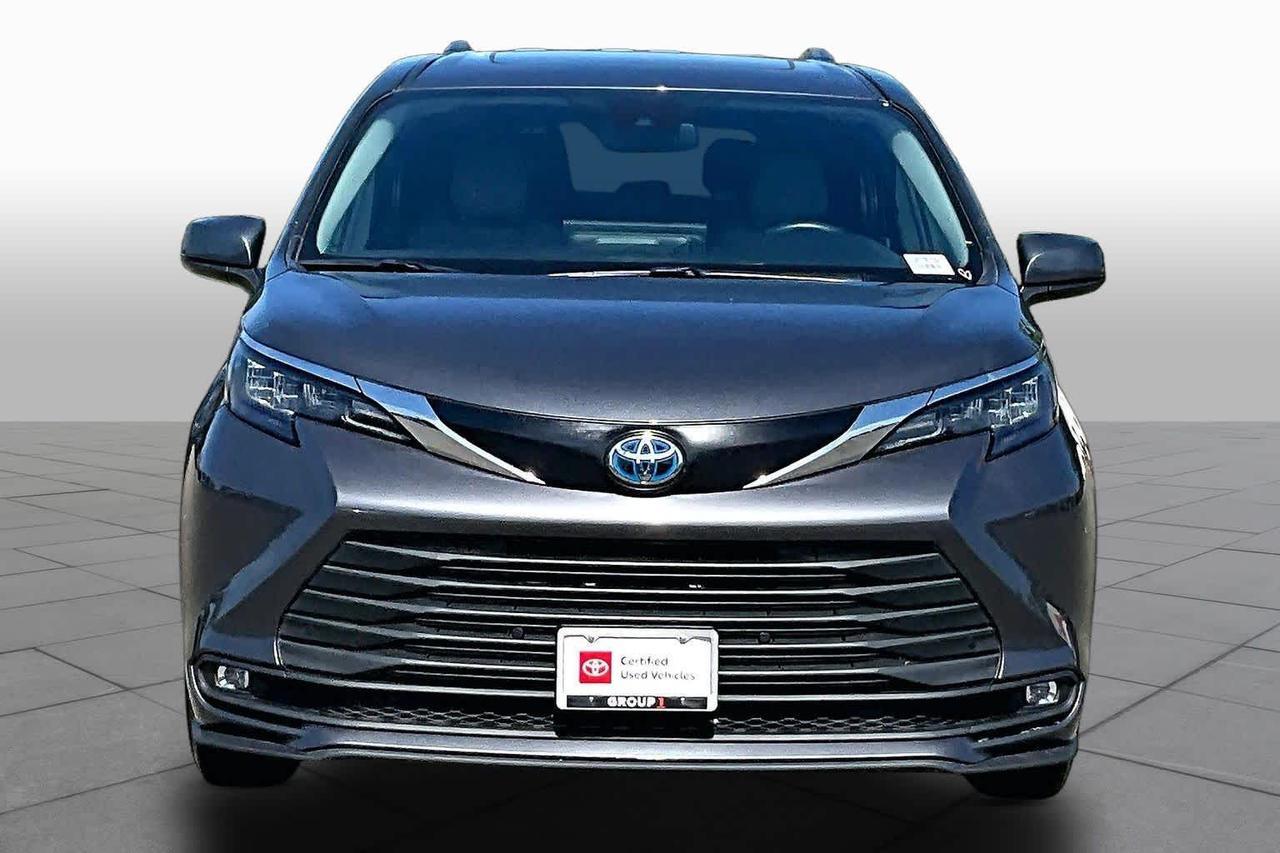 2025 Toyota Sienna XLE 2025 Toyota Sienna XLE