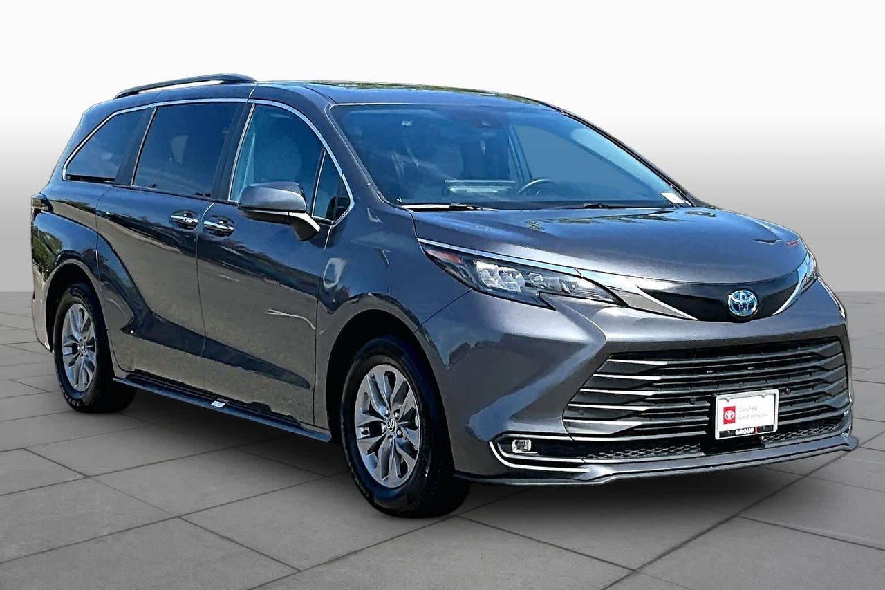 2025 Toyota Sienna XLE 2025 Toyota Sienna XLE