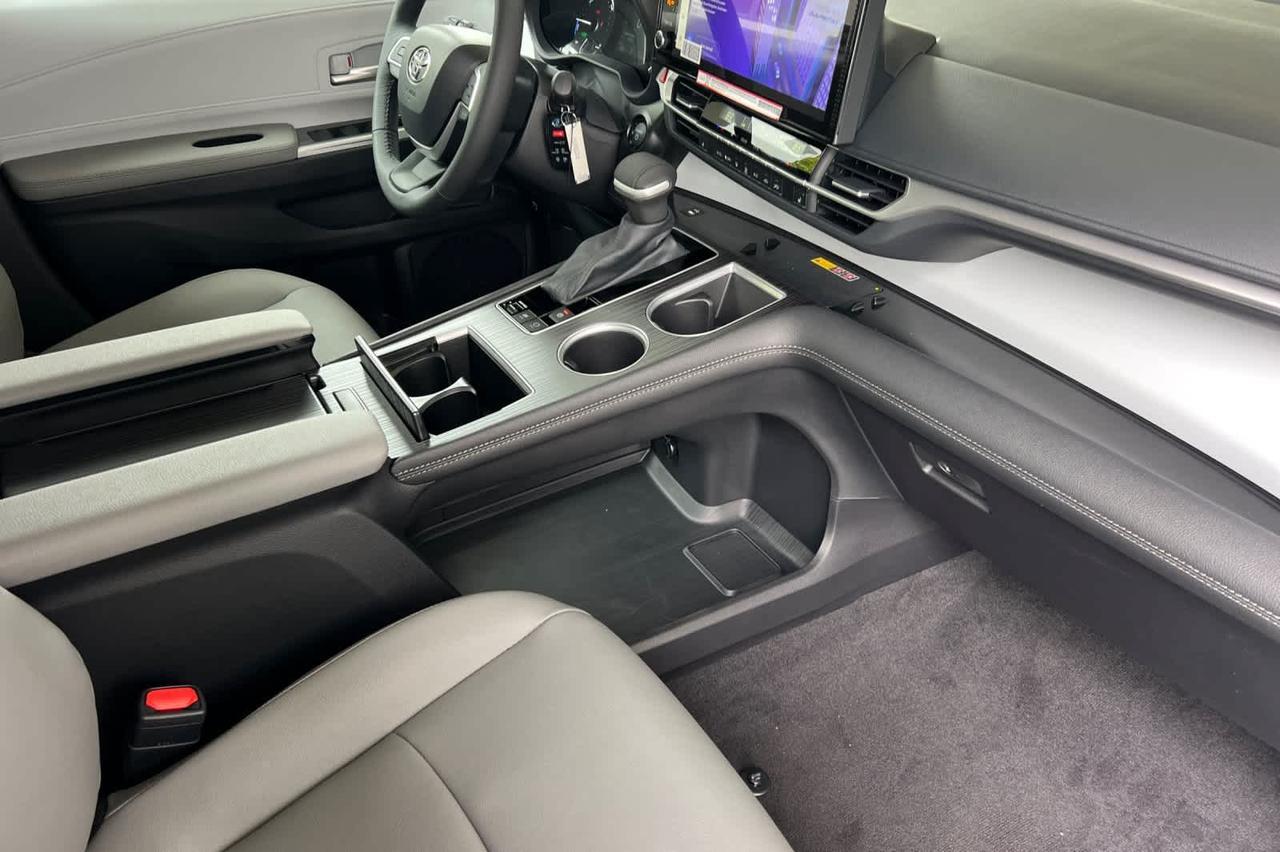 2025 Toyota Sienna XLE Roseville CA