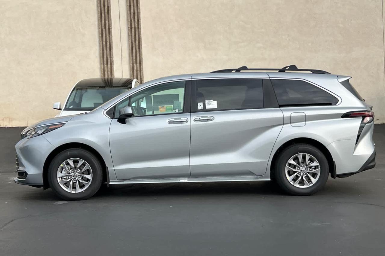 2025 Toyota Sienna XLE Roseville CA