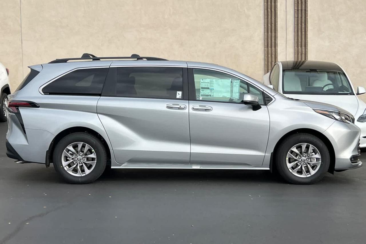 2025 Toyota Sienna XLE Roseville CA