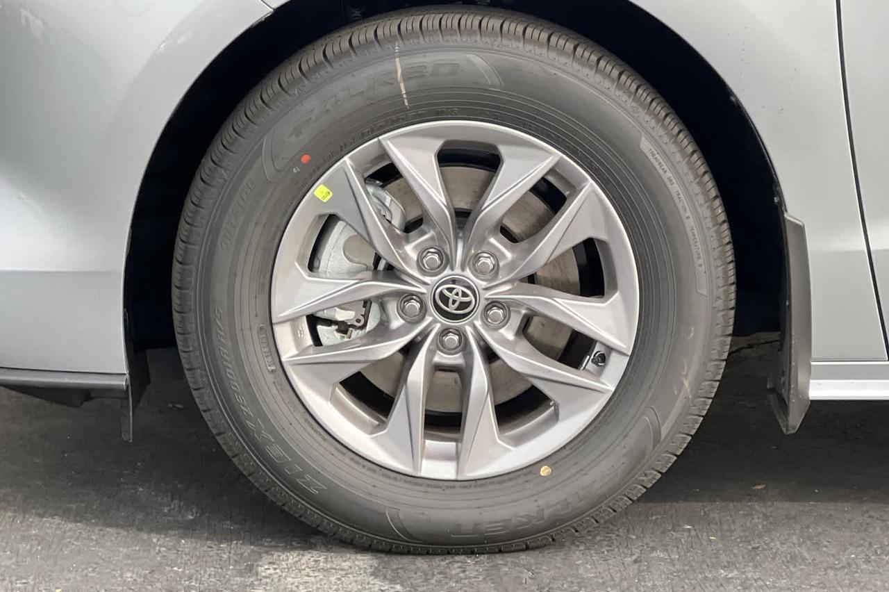 2025 Toyota Sienna XLE Roseville CA