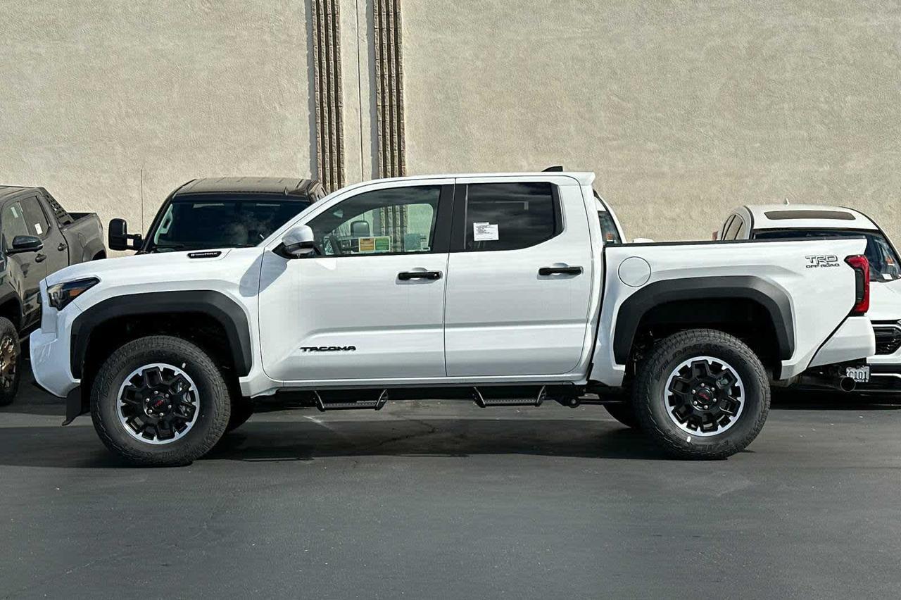 2025 Toyota Tacoma TRD Off Road Hybrid Roseville CA