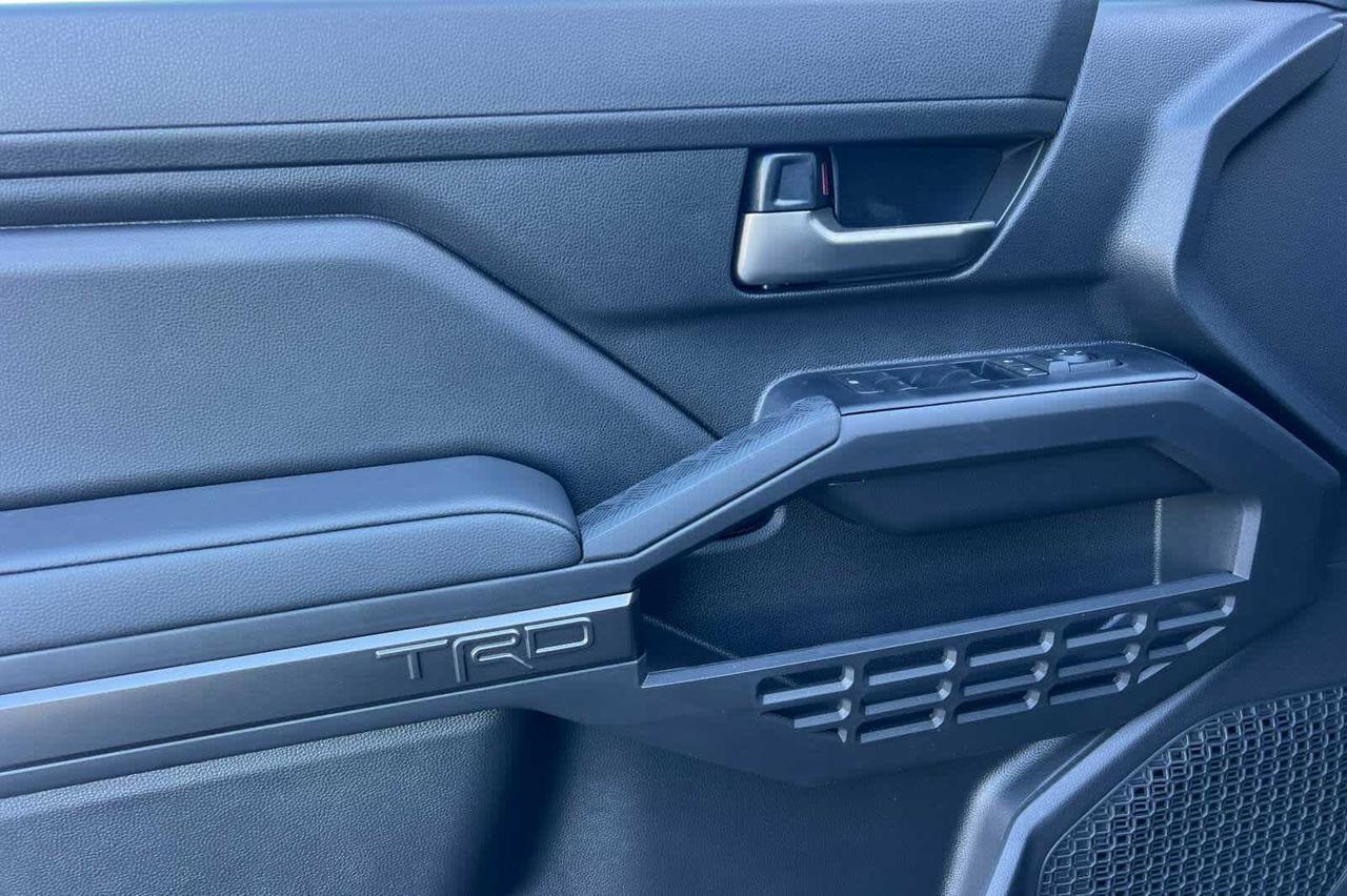 2025 Toyota Tacoma TRD Off Road Hybrid Roseville CA