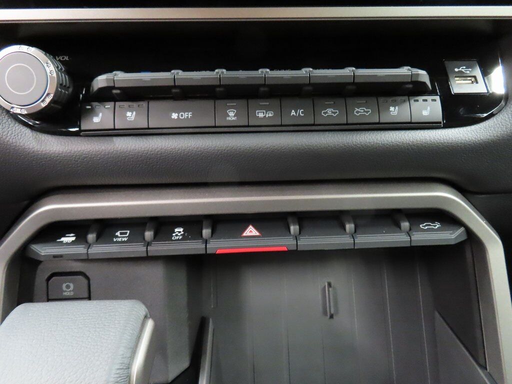 2025 Toyota Tundra 4x4 CrewMax Limited Fond du Lac WI