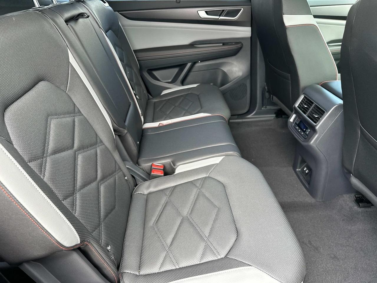 2025 Volkswagen Atlas 2.0T Peak Edition SE Woodbridge VA
