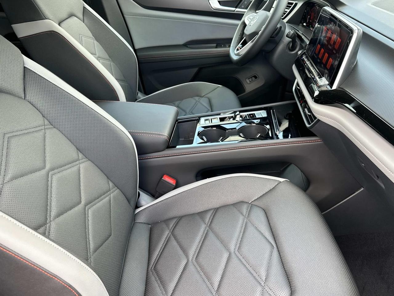 2025 Volkswagen Atlas 2.0T Peak Edition SE Woodbridge VA